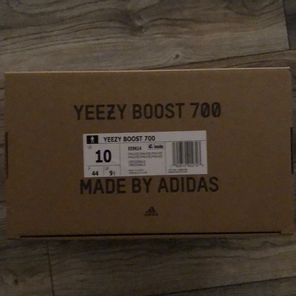 yeezy boost 700 box label My Yeezys Came With A Chinese Label?? Real or Fake? The Adidas Yeezy Boost 700 was released in November of 2021 and retailed for $240 Yeezy Boost 700 Mauve